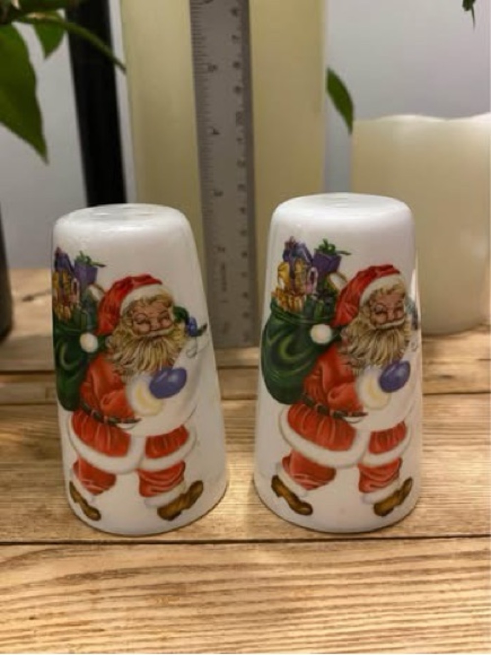 Vintage Christmas Santa Claus Porcelain Salt & Pepper Shakers Tapered